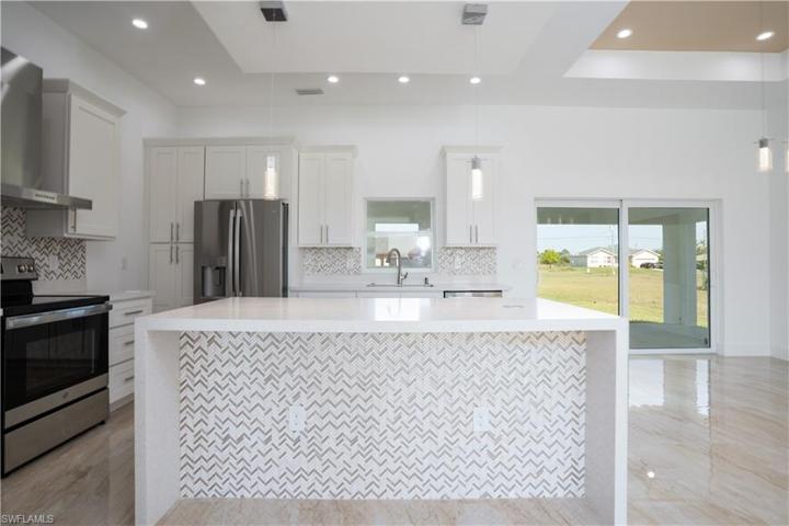4008  9th SW ST, LEHIGH ACRES, FL 33976