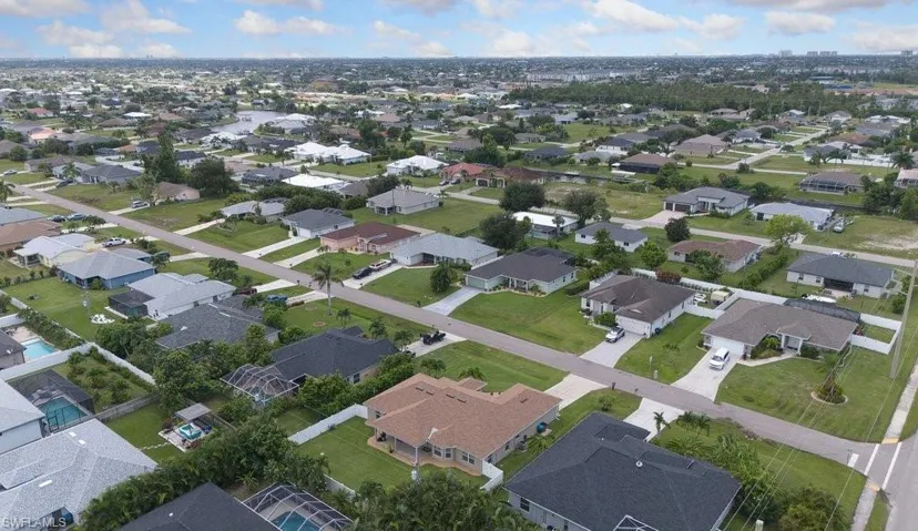 Birds eye view of property