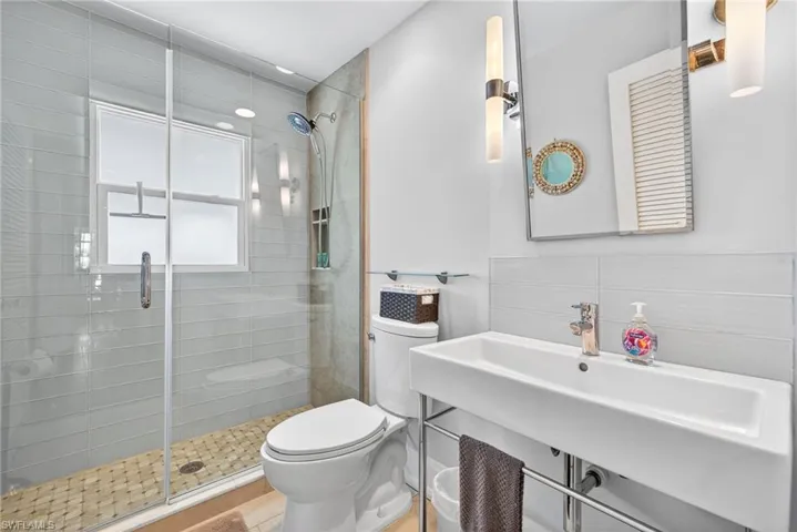 660 8th Ave S, Naples, Florida 34102