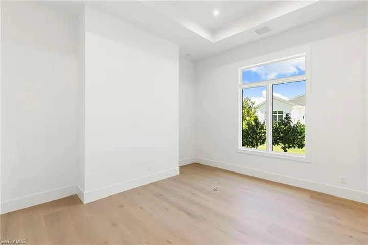 5th bedroom / office