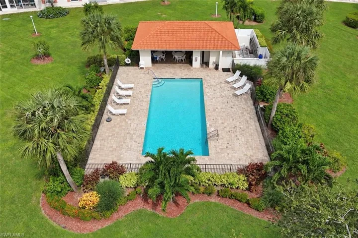 595 Mardel Dr 408, Naples, Florida 34104