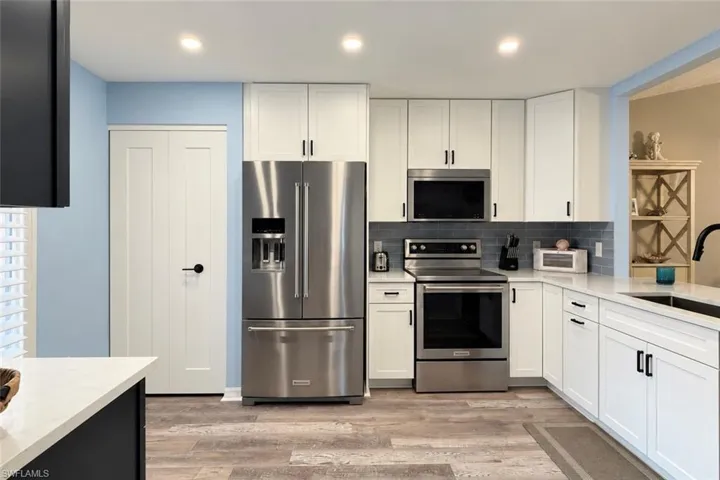 595 Mardel Dr 408, Naples, Florida 34104