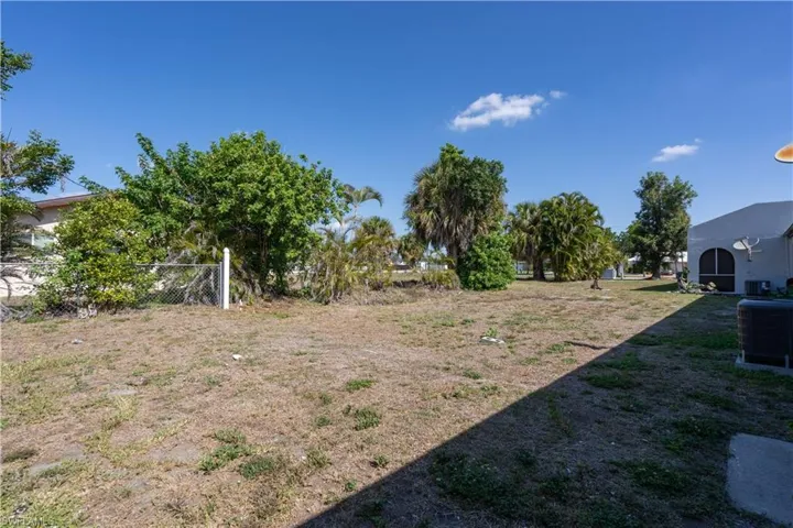 4608 SE 4th  PL, Cape Coral, FL 33904
