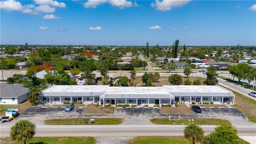 4608 SE 4th  PL, Cape Coral, FL 33904