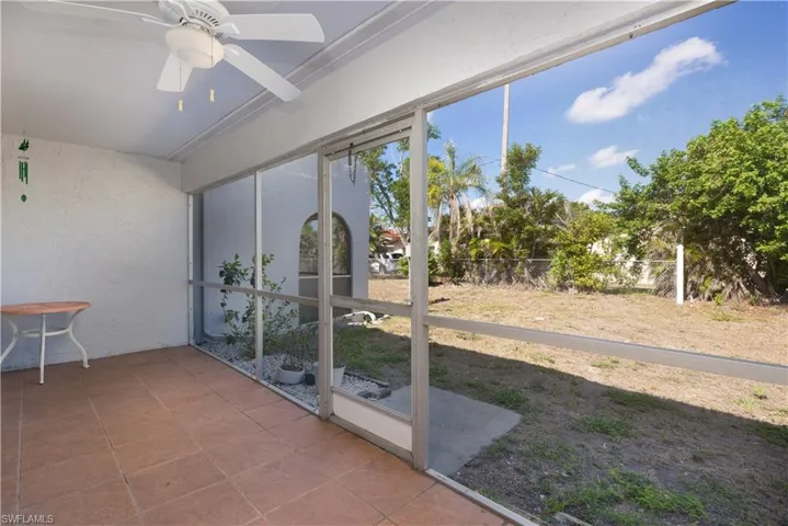 4608 SE 4th  PL, Cape Coral, FL 33904