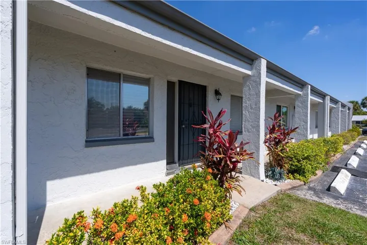 4608 SE 4th  PL, Cape Coral, FL 33904