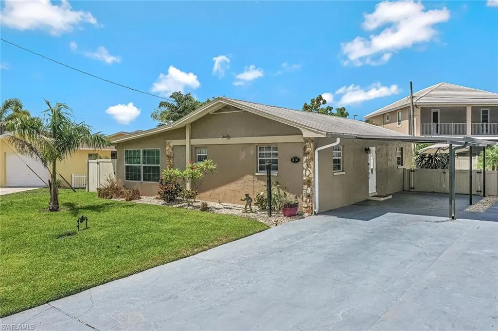 814 107th AVE, Naples, FL 34108,225014829
