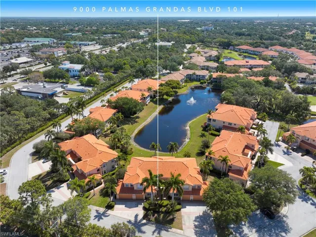 Spanish Wells Golf & Country Club - close to shopping, dining and super close to the famous Barefoot Beach!