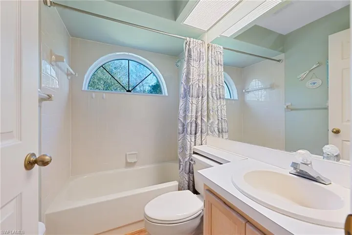 Guest Bath with Tub