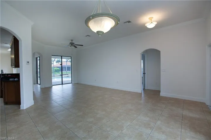 2110 Sw 38th Ter, Cape Coral, Florida 33914