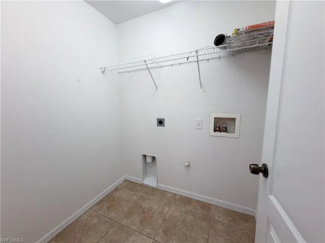 2110 Sw 38th Ter, Cape Coral, Florida 33914