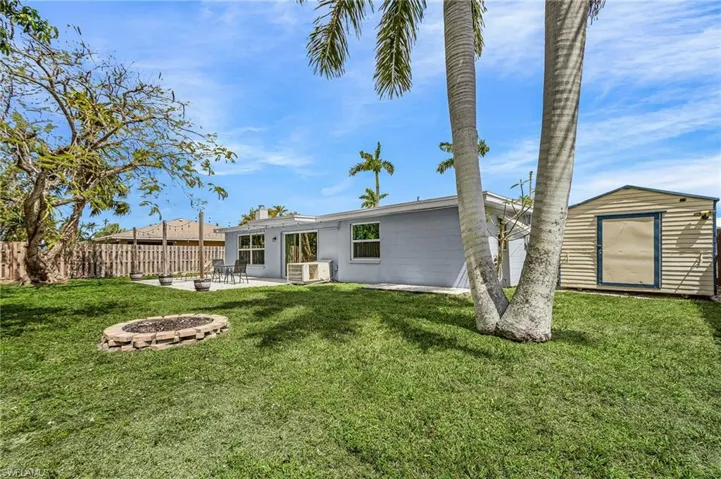 776  Entrada S DR, Fort Myers, FL 33919