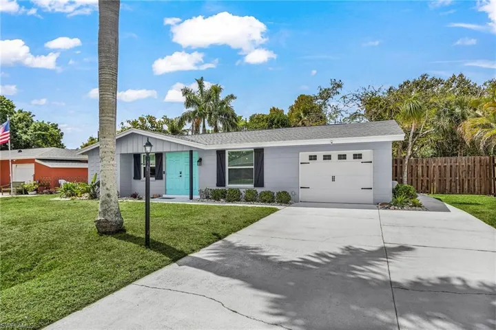 776  Entrada S DR, Fort Myers, FL 33919