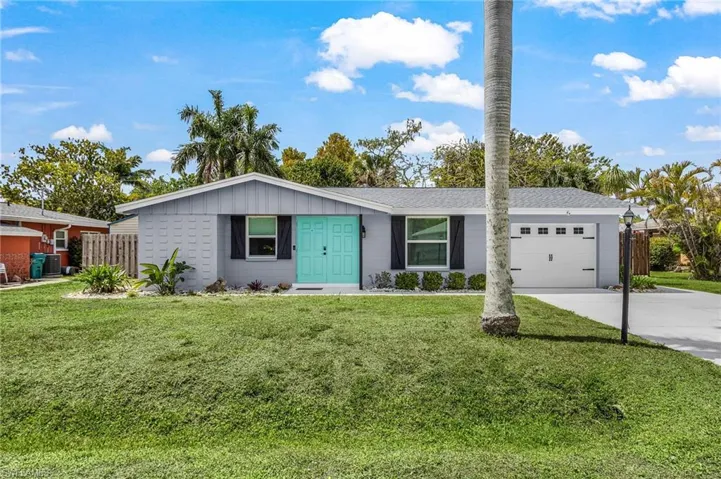 776  Entrada S DR, Fort Myers, FL 33919