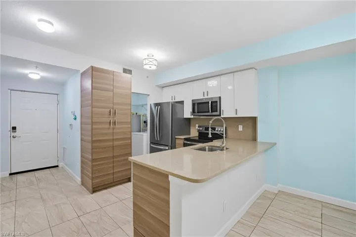 6401  Aragon  WAY, Fort Myers, FL 33966