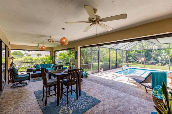 Sunroom with ceiling fan