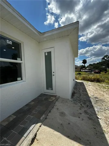 2810  9th W ST, Lehigh Acres, FL 33971