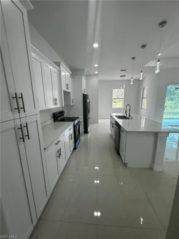 2810  9th W ST, Lehigh Acres, FL 33971