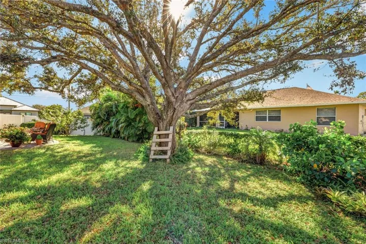 1722 SW 18th  ST, Cape Coral, FL 33991