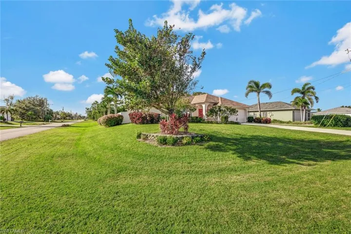 1722 SW 18th  ST, Cape Coral, FL 33991