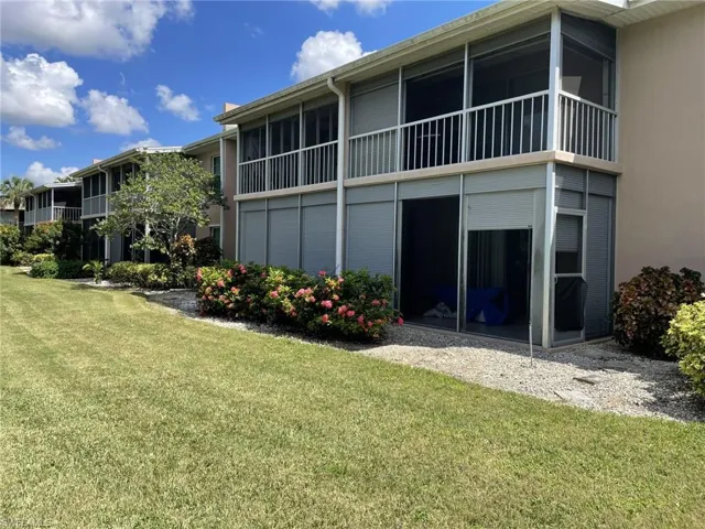 221 Cypress Way E # 103, Naples, Florida 34110