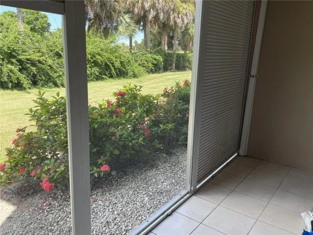 221 Cypress Way E # 103, Naples, Florida 34110