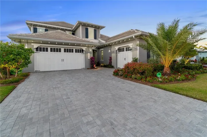 View of front facade with a garage