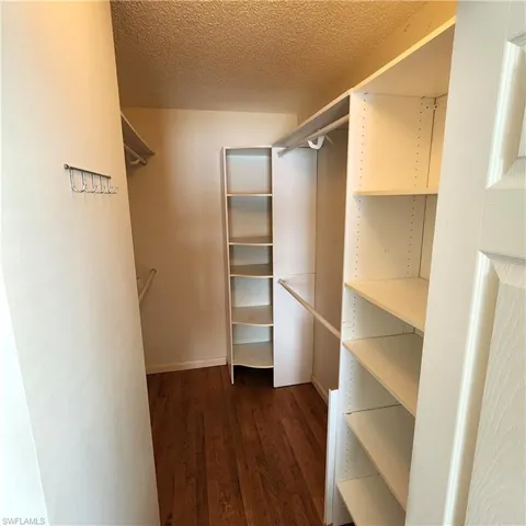 MBed Walk-In Closet