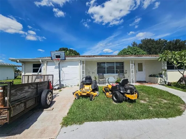 1521 Huntdale St E, Lehigh Acres, Florida 33936