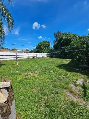 1521 Huntdale St E, Lehigh Acres, Florida 33936