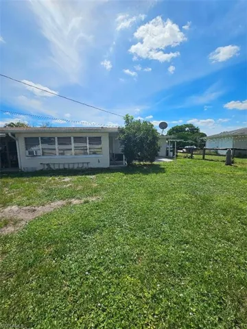 1521 Huntdale St E, Lehigh Acres, Florida 33936