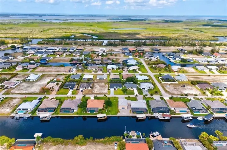 437 Nw 38th Pl, Cape Coral, Florida 33993
