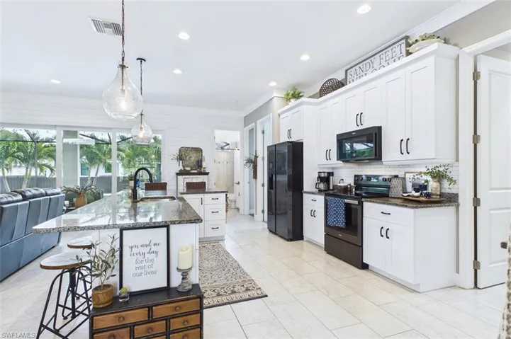 437 Nw 38th Pl, Cape Coral, Florida 33993