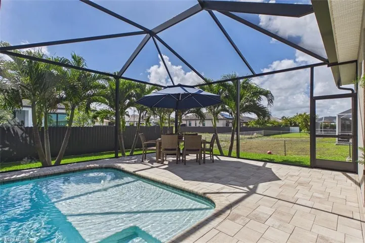437 Nw 38th Pl, Cape Coral, Florida 33993
