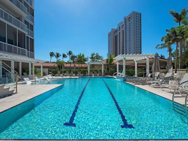 6585 Nicholas Blvd 1102, Naples, Florida 34108