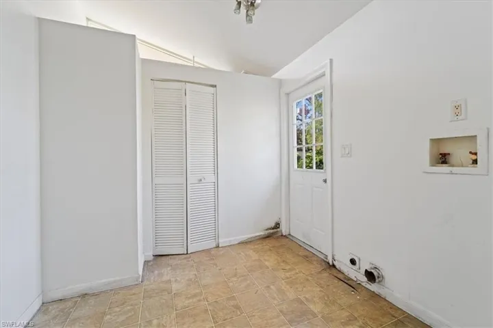1661 Newport Ct, Fort Myers Fl 33907