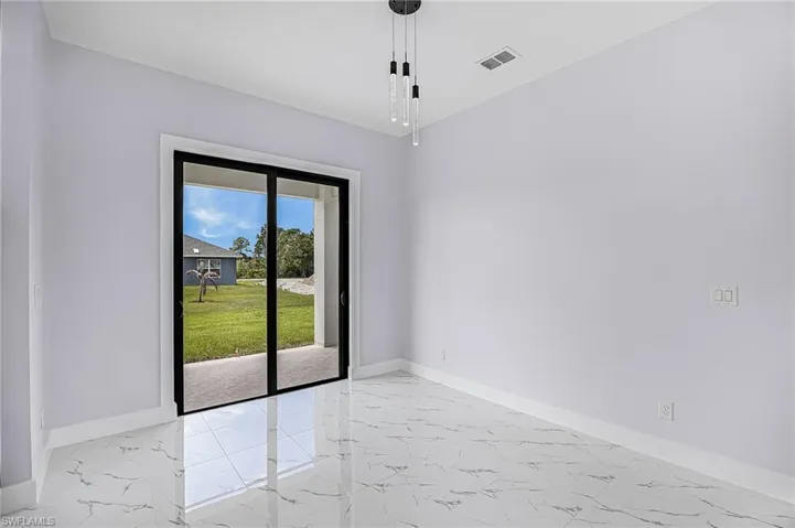 2700  41st W ST, Lehigh Acres, FL 33971