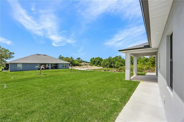 2700  41st W ST, Lehigh Acres, FL 33971
