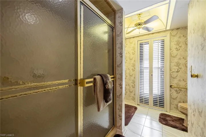Guest Bath/Pool Bath with Walk-in Shower