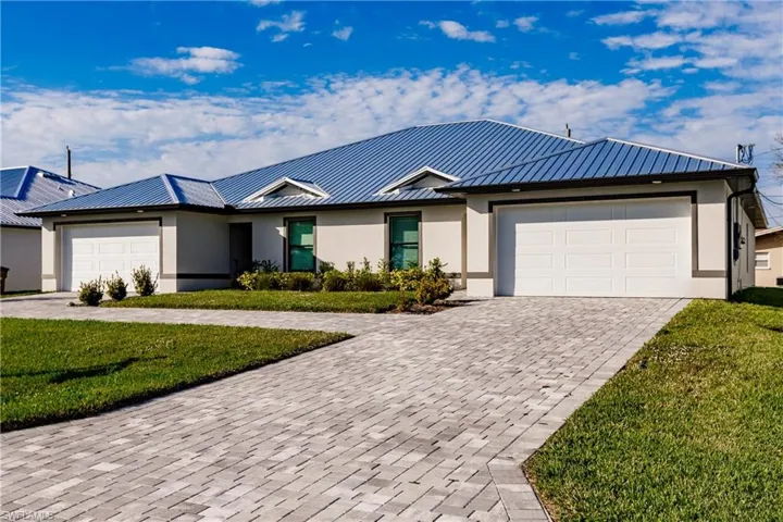 Selling agent can put you in contact with builder of this 3/2/2 duplex who owns the master plans