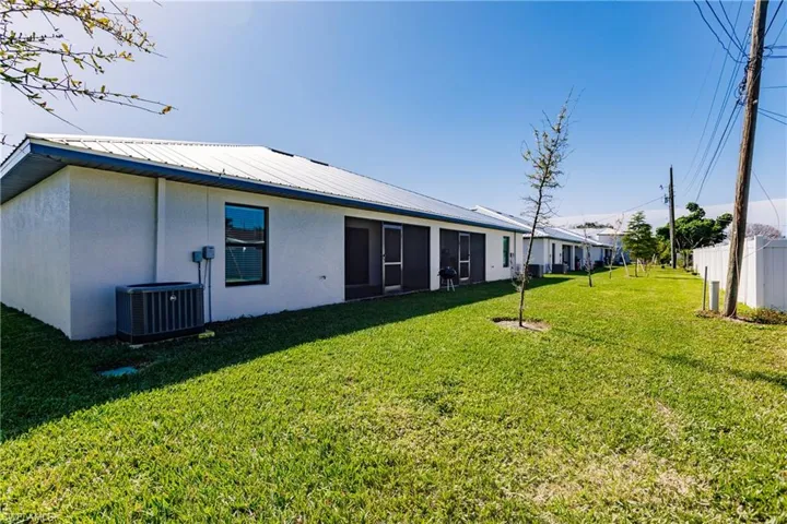 Selling agent can put you in contact with builder of this 3/2/2 duplex who owns the master plans