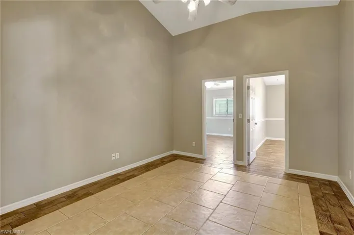 Second living room for 2 guest suites