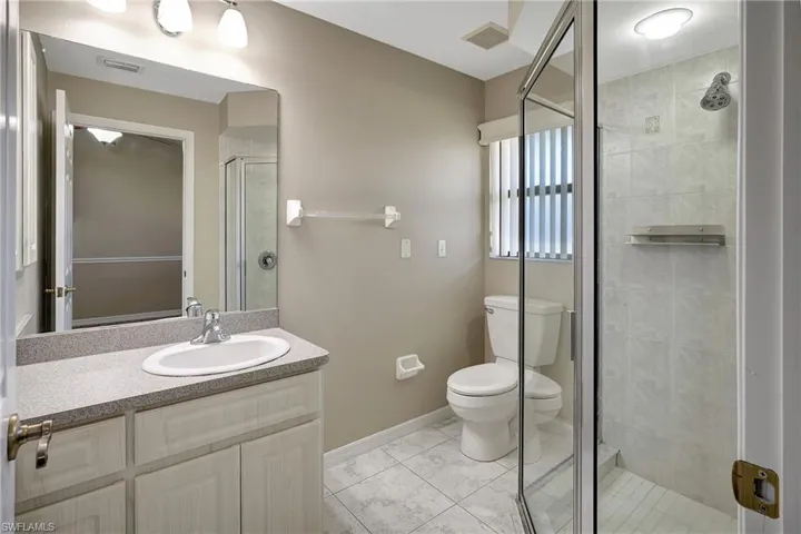 En suite bathroom for Guest suite 2
