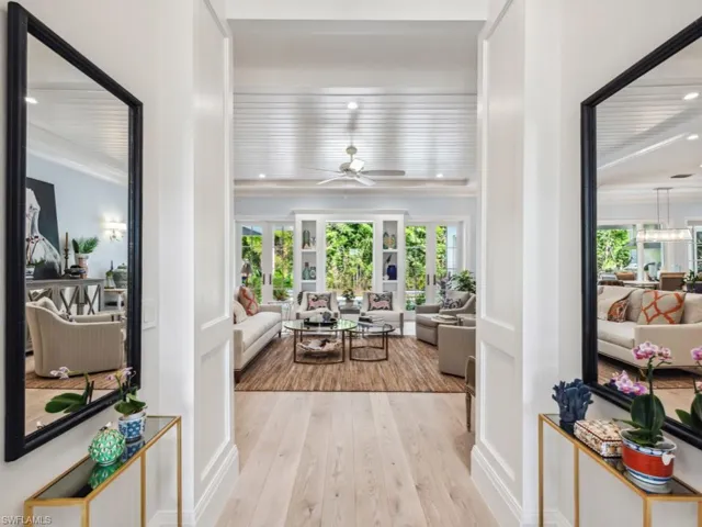 Walkway from foyer to living room