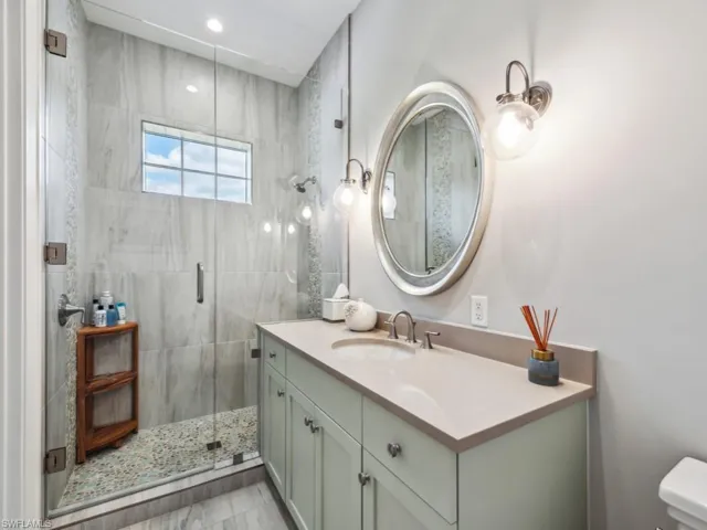 Guest suite 2 bathroom