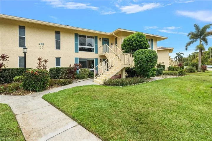 Upper Right Unit - Front Walk