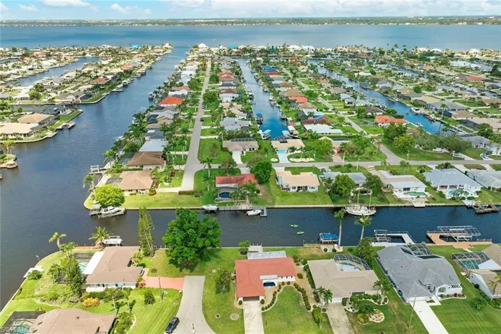 3615 SE 18th  AVE, Cape Coral, FL 33904