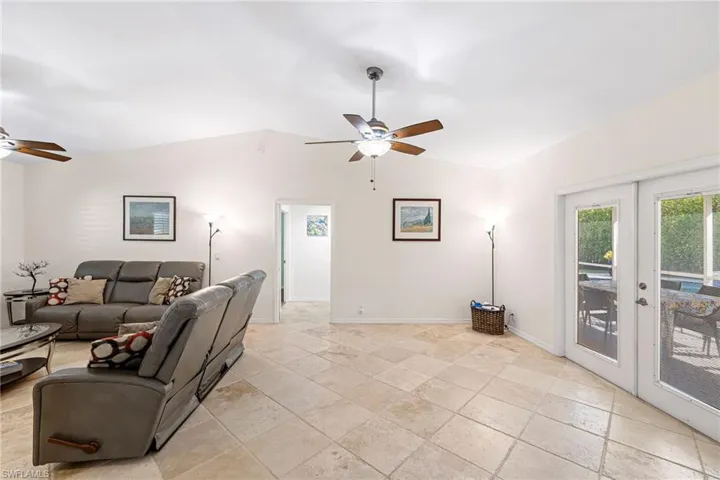 1233  12th N AVE, Naples, FL 34102