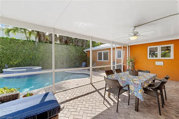 1233  12th N AVE, Naples, FL 34102