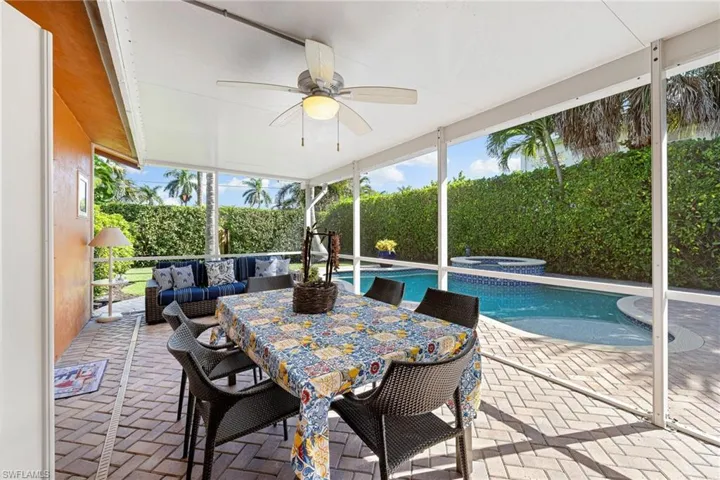 1233  12th N AVE, Naples, FL 34102